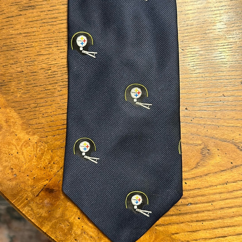 Vintage Pittsburgh Steelers neck tie 1970's wide style
